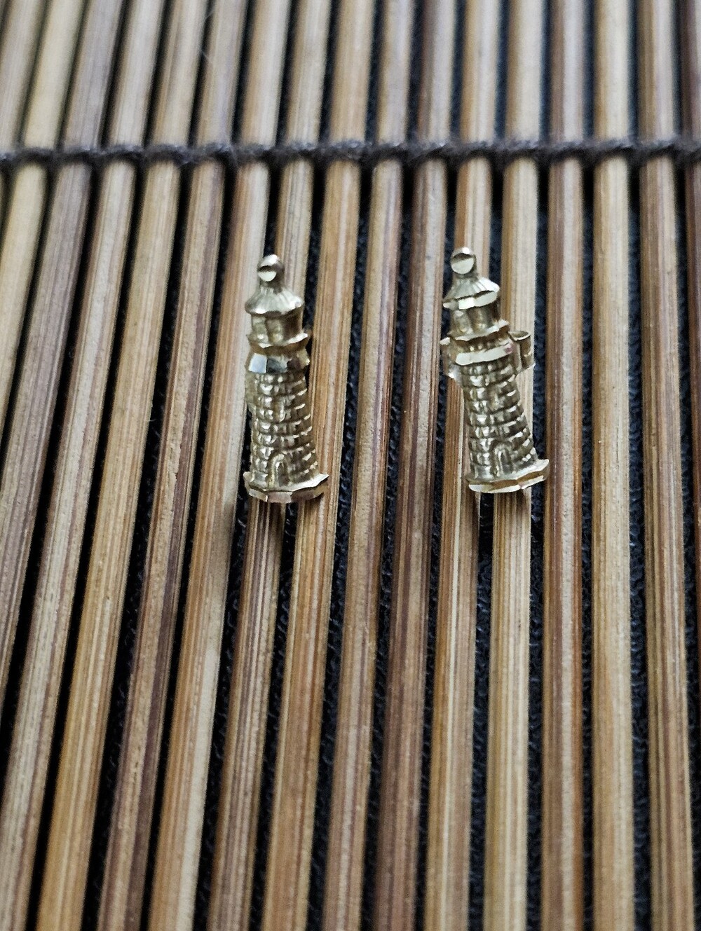 10k Lighthouse Yellow Gold Stud Earrings (Vintage)
